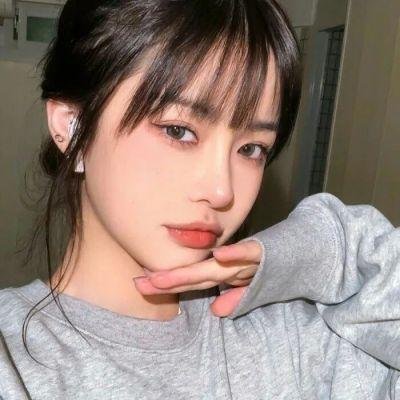 如月微笑